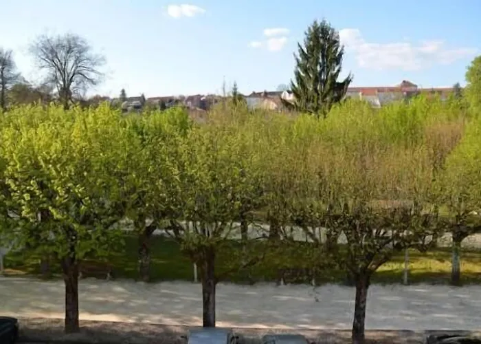 Et D'orfeuil Hotell 3*